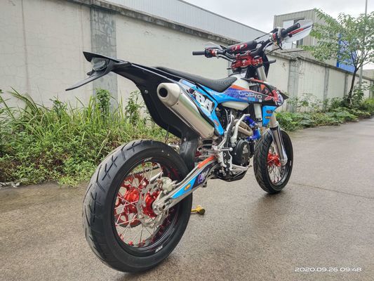 4 велосипеда Supermoto мотоциклов двигателя NC450 супер Motard хода охлаженных водой