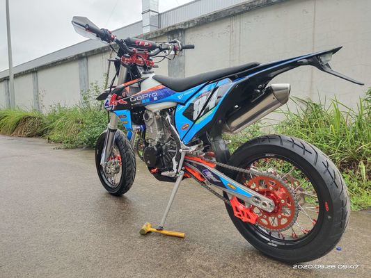 4 велосипеда Supermoto мотоциклов двигателя NC450 супер Motard хода охлаженных водой